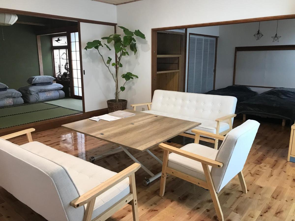 Holiday home 「西の横綱」俵山温泉で極上の湯治stay。物語が始まる場所 -muku- *